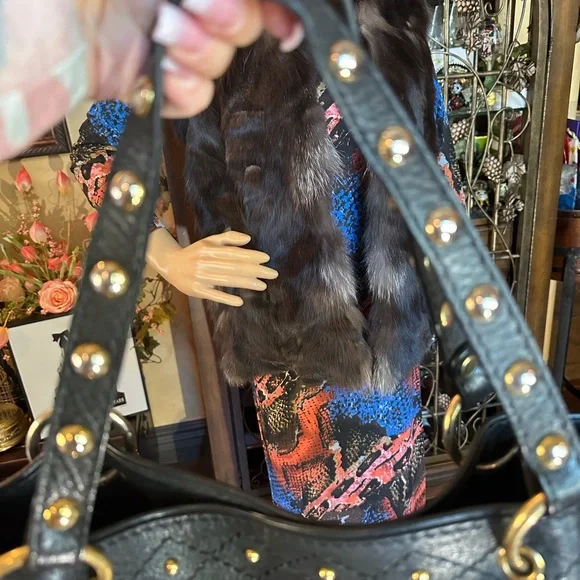 Beautiful Ex large Black Irina Babushka Leather Tote - Picture 15 of 17